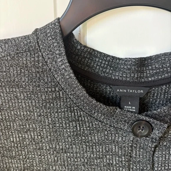 ANN TAYLOR Silky Charcoal Heather Gray Button-Down Cardigan Top Size L - Picture 3 of 4